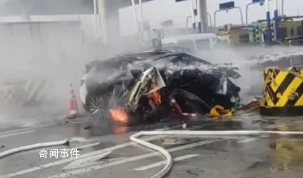 收費站4死車禍:疑網約車疲勞駕駛