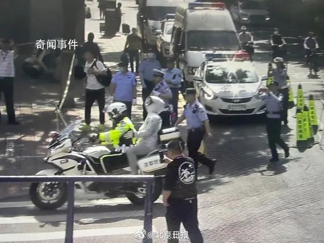 怕上新聞?走錯考場考生捂得嚴實