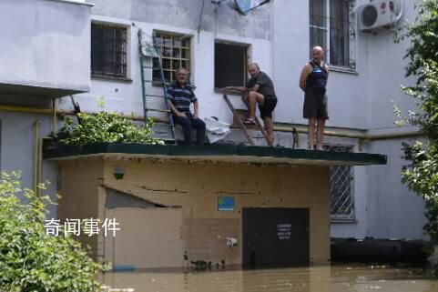 烏克蘭一水電站大壩被毀 洪災(zāi)覆蓋上百座村鎮(zhèn)