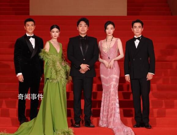 上影節(jié)倪妮魚尾裙驚艷 張小斐秀長腿