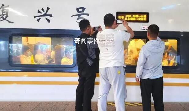 G985高鐵列車因高考火了 網友們紛紛留言