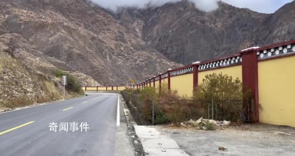 雪山景區(qū)國道旁修圍墻 付費才可賞景