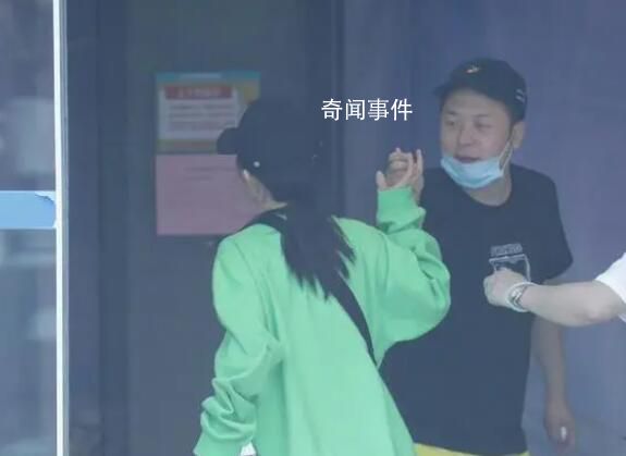 謝娜再去已是嘉賓 錄制《你好星期六》