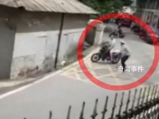 輔警將沖卡男子推下斜坡被辭退 市交警支隊紀委部門已介入調查此事