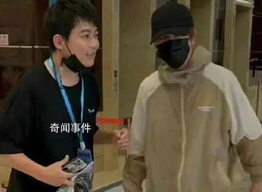 蘇醒見完梅西偶遇來遲的薛之謙 引來許多網友嘲笑