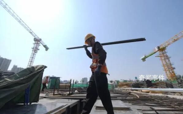 高溫下 致敬他們的堅(jiān)守