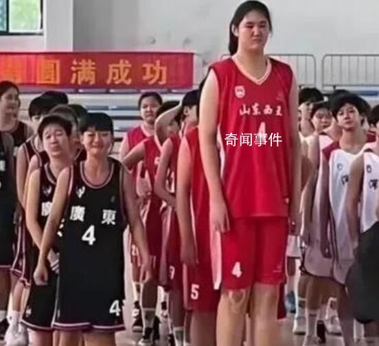 16歲女籃小將身高已達2米27 張子宇個人資料簡介