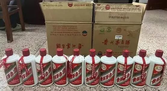 男子偷走女友家80瓶飛天茅臺 武漢警方：已刑拘