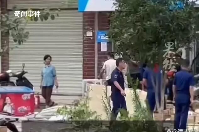 河南一雪糕店爆炸致1死1傷 門窗被震飛屋內建筑倒塌