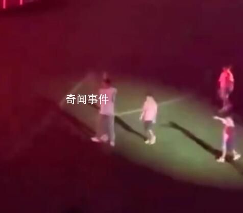 梅西亮相儀式上被兒子“穿襠” 唯一能過掉梅西的人出現了