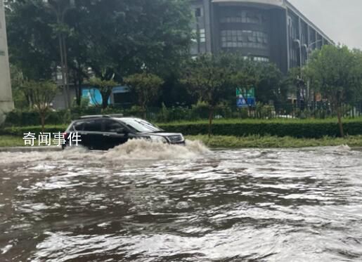 重慶暴雨開車如開船 連發強降水警報