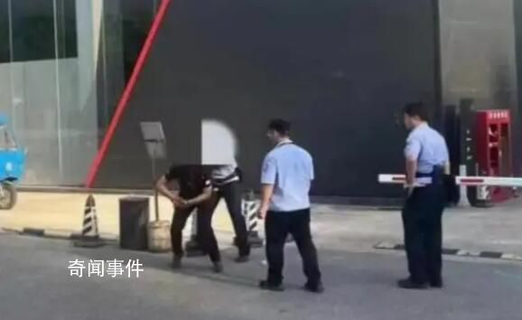 男子當街殺妻被刑拘 死者被刺20多刀