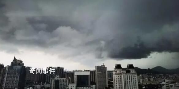 杭州暴雨讓雨刮器都不夠用了 你那里雨情如何