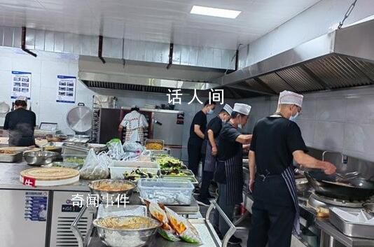 第一批成人小飯桌已經(jīng)倒閉了 從全網(wǎng)爆紅到眾多玩家入局做生意還不到一個(gè)月