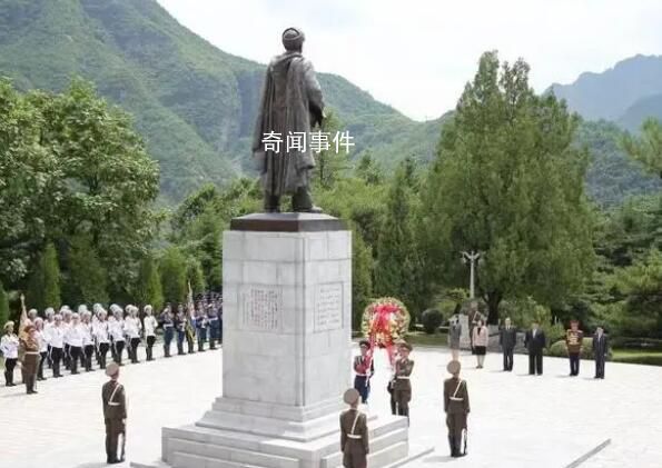 金正恩拜謁中國志愿軍烈士陵園