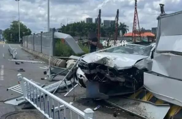 男子開車時跟老婆吵架車瞬間報廢 車上三名乘客中兩人受輕微傷