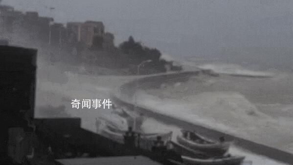泉州海峽體育館屋頂被臺(tái)風(fēng)掀翻 主體結(jié)構(gòu)完好