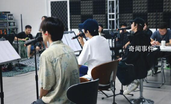 TFBOYS曬合體排練寫真 是新鮮的在練習的三小只