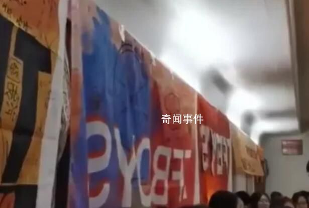 媒體評TFBOYS粉絲高鐵車廂搖旗唱歌 引發爭議