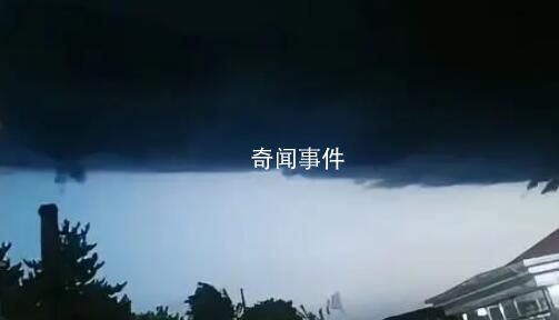 網友實拍“黑云壓城”遮天蔽日 直呼：不敢上班