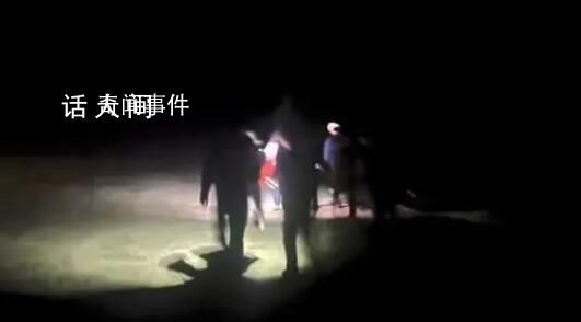 一家8口被困荒漠 網友怒了