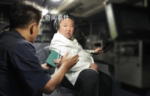 金正恩親自駕駛戰斗裝甲車 備受外界關注