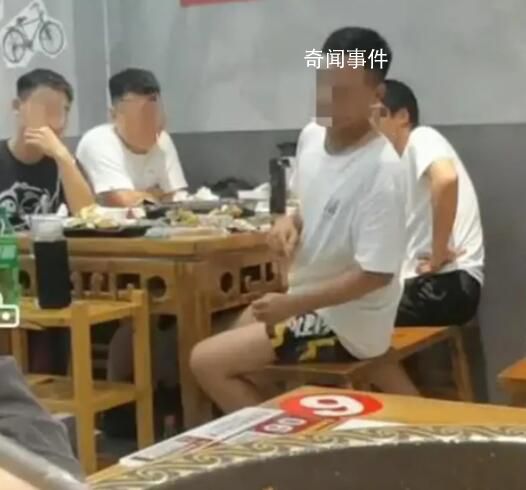 女子回應潑鄰桌男飲料 店家：男子被潑后笑嘻嘻