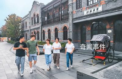 見證旅游市場活力與魅力 活躍在旅游一線的導游度過了一個分外忙碌的暑期