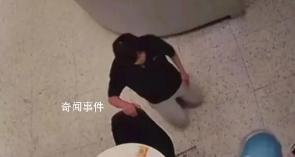 店員阻止騎手毆打同事被踹飛逼下跪 引起了廣泛關注