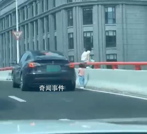 女子帶女兒想跳高架?警方:已勸離