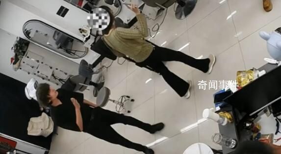 亮證威脅理發(fā)店女子被處分 店主回應(yīng)