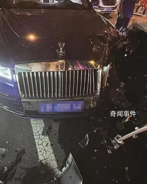 寶馬沖入對向車道直撞勞斯萊斯 維修費用可能會高達百萬