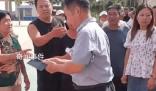 官方回應學校擅自給學生轉學 正在根據政策安排學生們就近就學