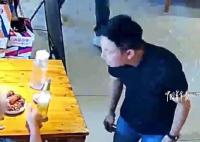 民警下班吃飯順手抓了個嫌疑人 該案件正在進一步偵辦中