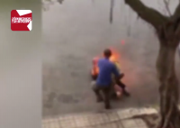 男子換車油不慎引燃衣物倒地慘叫 正在醫院治療