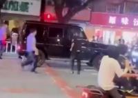 奔馳頂撞特警車輛 司機涉醉駕被刑拘