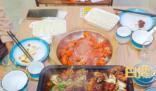 大學生付餐具費吃完飯將餐具帶走 引發關注