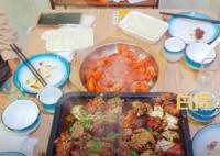 大學(xué)生付餐具費(fèi)吃完飯將餐具帶走 引發(fā)關(guān)注
