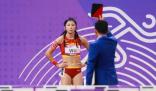 吳艷妮賽后強(qiáng)忍淚水向觀眾鞠躬 第一名屬于中國(guó)不留遺憾