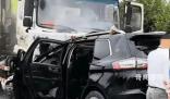 接親車與卡車相撞 新人疑當場身亡