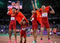 張杰回應(yīng)謝震業(yè) 我們都為你們驕傲鼓掌