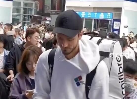 梅德韋杰夫乘高鐵參加上海大師賽 才剛結束中網之旅