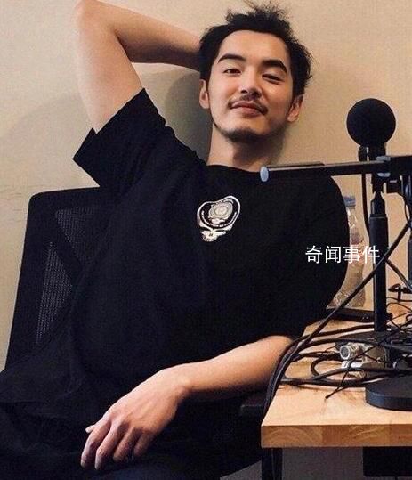 金世佳被娃求抱承認是自己兒子 現場視頻曝光
