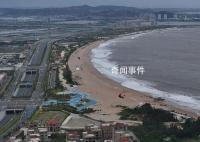 “小犬”登陸臺灣 鐵皮房被連根拔起