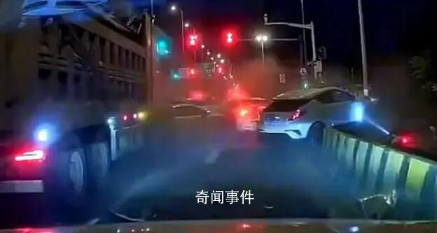 上海一渣土車失控致多車連環追尾 場面一片混亂