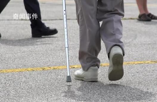 男孩海邊落水超6天 父親為找人腿走瘸