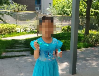 海灘走失女童身上藍(lán)衣為何值得關(guān)注