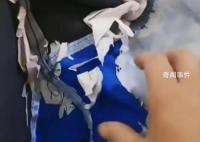 校服內(nèi)掏出大把碎布?校方:謠言