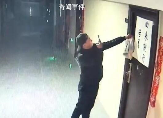 外賣員將外賣掛門上拍照片后拎走 有一種什么事都能讓我遇到的無力感