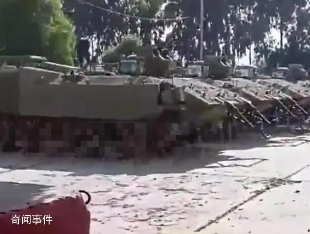疑哈馬斯占領(lǐng)以軍事基地畫面曝光 繳獲裝甲車與坦克的畫面